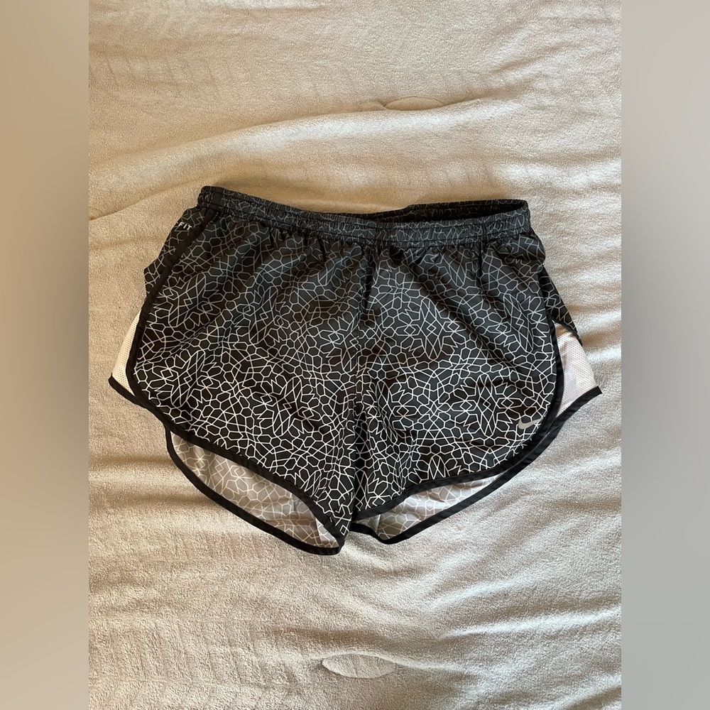 black and white nike running shorts